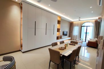 Isle of Kamares, Setia Eco Glades