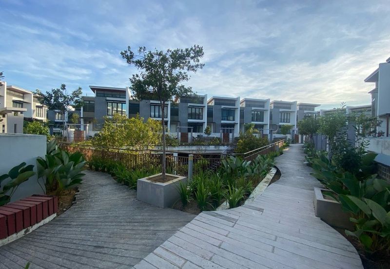 Mozart, Symphony Hills