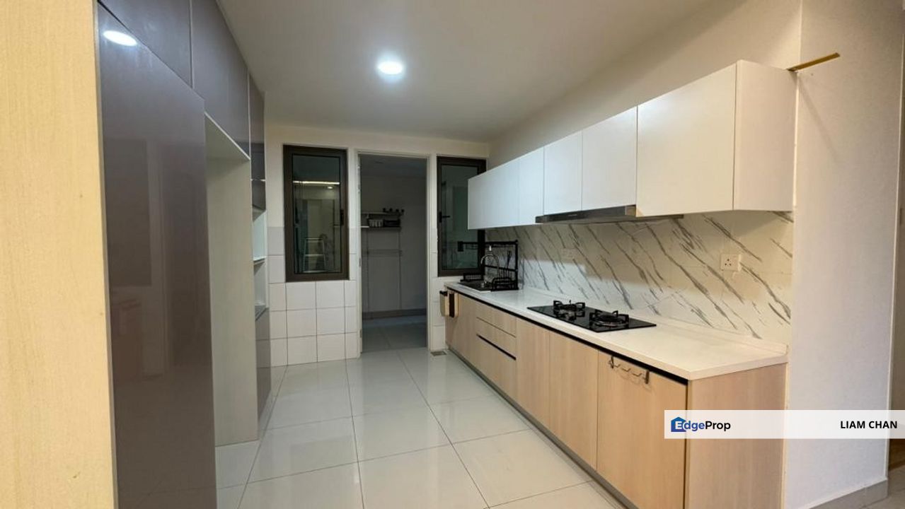 PARTIAL FURNISHED LAKE POINT RESIDENCE CYBERJAYA | 1828SQFT | 3 ROOMS, Selangor, Cyberjaya