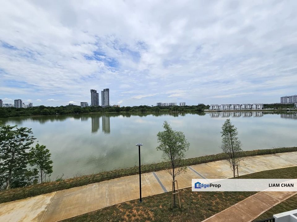 [PREMIUM LAKE VIEW] SEMI-D PARTIAL FURNISHED SEJATI LAKESIDE 2 CYBERJAYA | 4+1 ROOMS | KITCHEN CABINET, A/C, CURTAINS, HEATERS, Selangor, Cyberjaya
