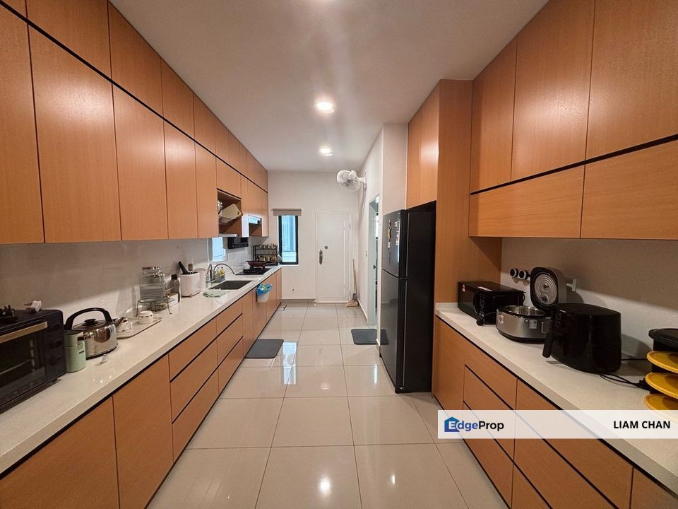 [FULLY FURNISHED] SEJATI LAKESIDE CYBERJAYA 22'x70' TERRACE 4R4B, Selangor, Cyberjaya