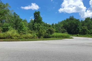 10.5 Acres Industrial Land @ Batang Kali for SALE