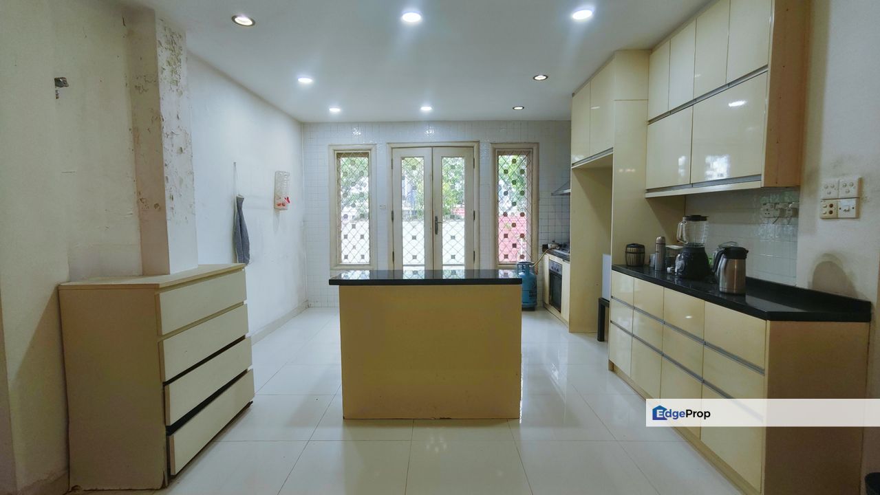 Cosy Semi-d Quiet Road, Kuala Lumpur, Damansara Heights