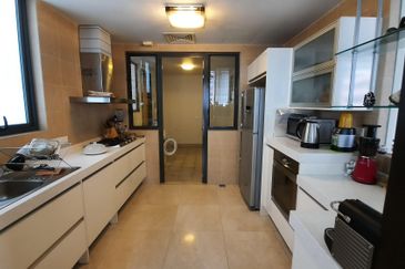 Cendana on Sultan Ismail