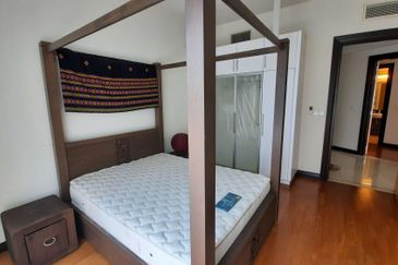 Cendana on Sultan Ismail