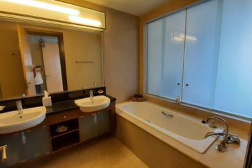 Cendana on Sultan Ismail