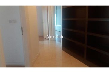 Cendana on Sultan Ismail