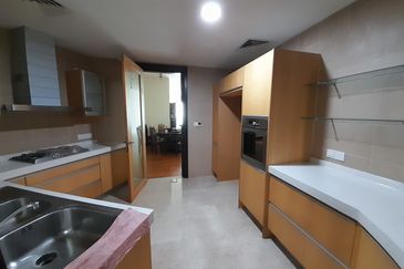 Cendana on Sultan Ismail