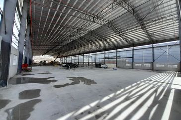 West Port, Pulau Indah