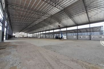 West Port, Pulau Indah