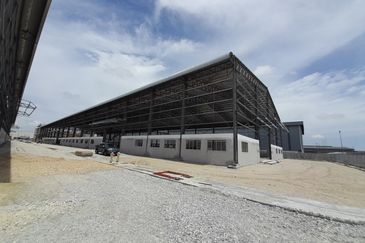 West Port, Pulau Indah