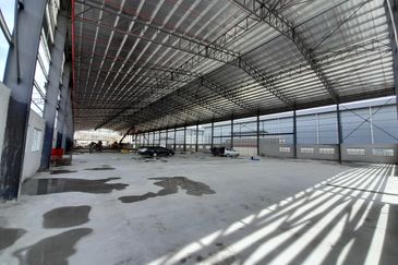 West Port, Pulau Indah