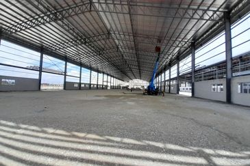 West Port, Pulau Indah