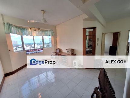 700sqf, Renovated, good condition. Semi Furnished freehold apartment, Penang, Greenlane