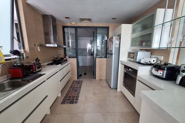 Cendana on Sultan Ismail