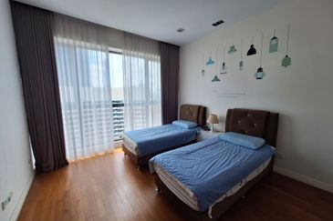 Cendana on Sultan Ismail