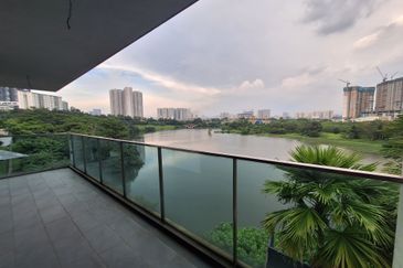 Lake View, Low Density, Green Environment, 4 sty House with Roof Top