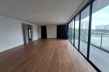 Lake View, Low Density, Green Environment, 4 sty House with Roof Top