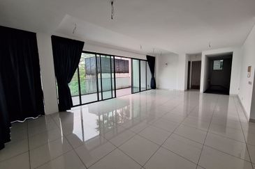 Lake View, Low Density, Green Environment, 4 sty House with Roof Top