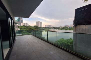 Lake View, Low Density, Green Environment, 4 sty House with Roof Top