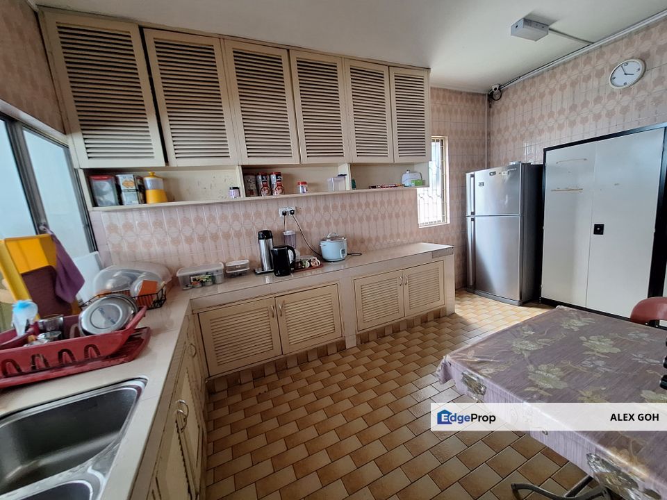 PJ SS2 Bungalow For Sale, Spacious Garden, Convenient & Potential Area, Selangor, Petaling Jaya