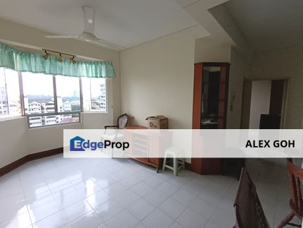 700sqf, Renovated, good condition. Semi Furnished freehold apartment, Penang, Greenlane