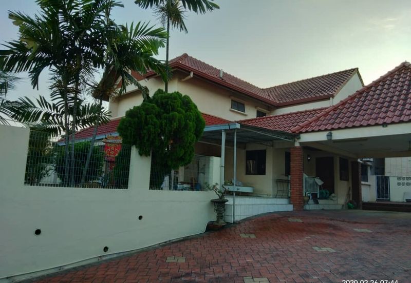 OUG Happy Garden Spacious Double Storey Bungalow 