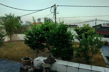 OUG Happy Garden Spacious Double Storey Bungalow 