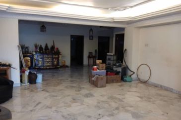 OUG Happy Garden Spacious Double Storey Bungalow 