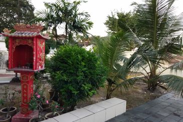 OUG Happy Garden Spacious Double Storey Bungalow 