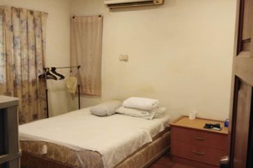 OUG Happy Garden Spacious Double Storey Bungalow 