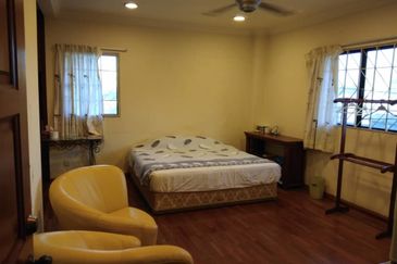 OUG Happy Garden Spacious Double Storey Bungalow 