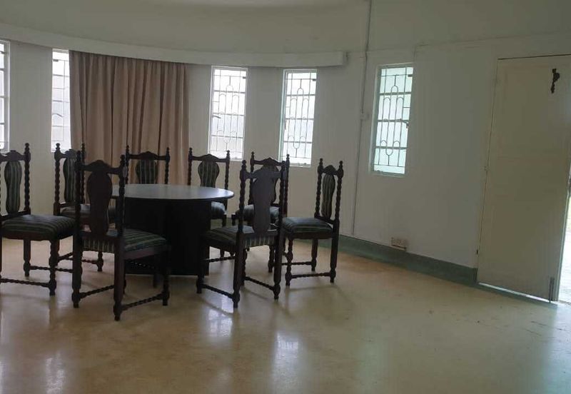 PJS 9 Spacious Bungalow suitable for commercial