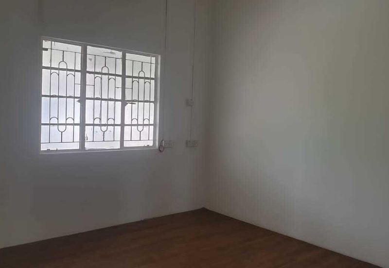 PJS 9 Spacious Bungalow suitable for commercial