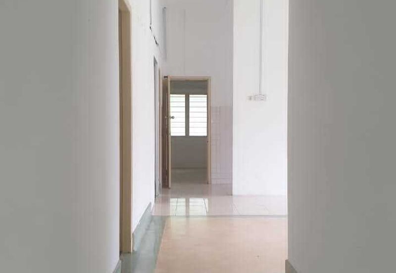 PJS 9 Spacious Bungalow suitable for commercial