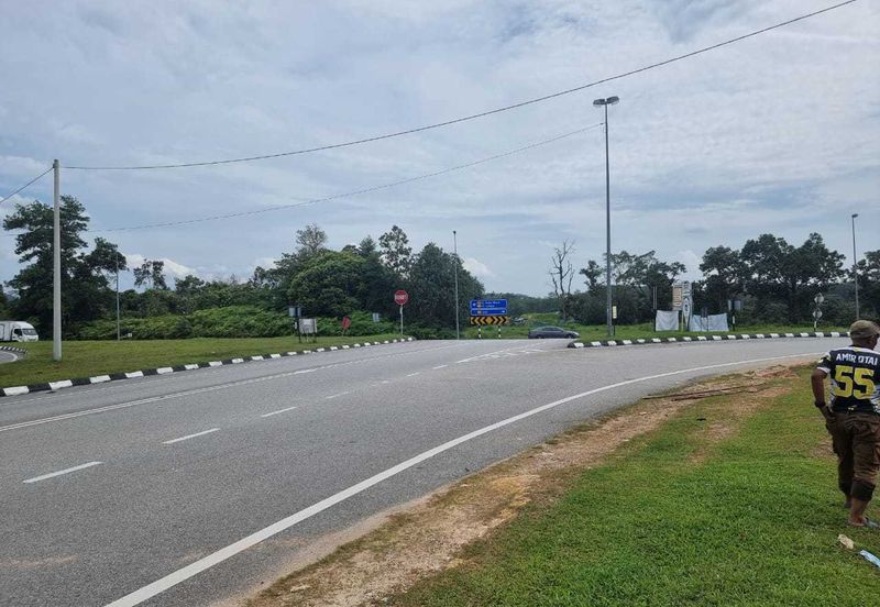Road frontage. Freehold Industrial Land at Kerling