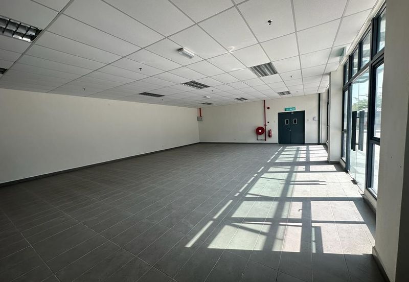 Stand alone factory warehouse with big land