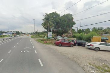 Jenjarom Sg Rambai Medium Industry Zoned Land face main road