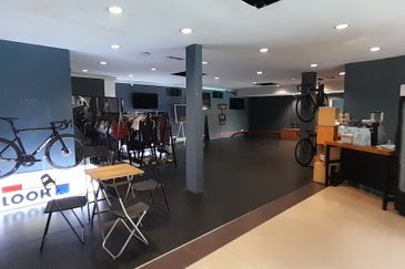 Ground floor retail lot near Amcorp Mall PJS 52