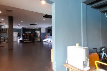 Ground floor retail lot near Amcorp Mall PJS 52