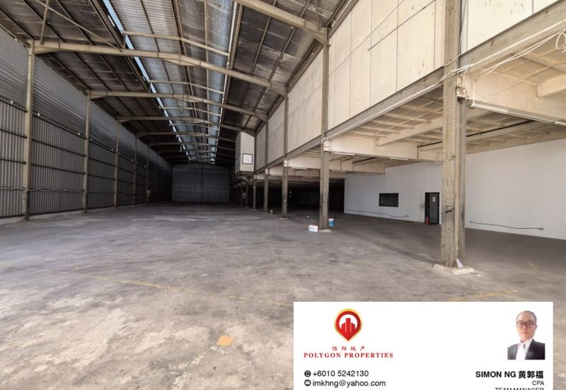 Cheras Sg Long Warehouse beside highway