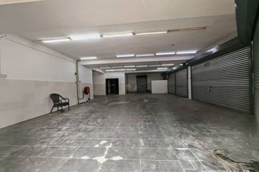 KL Commercial Building for sale n to let