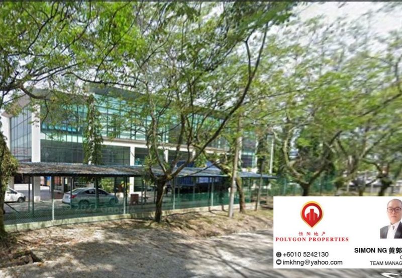 Spacious warehouse at Senawang facing main road