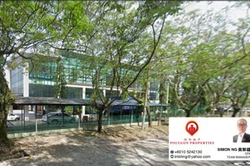 Spacious warehouse at Senawang facing main road