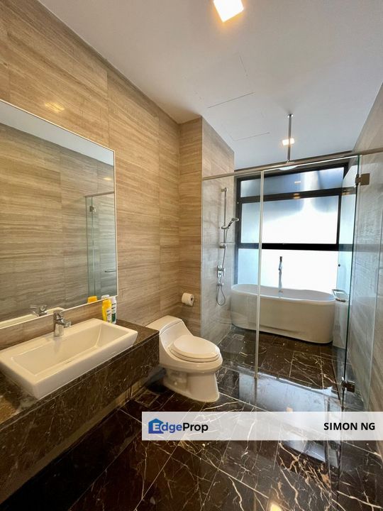 Spacious corner unit Mirage KLCC with 3 rooms, Kuala Lumpur, KLCC