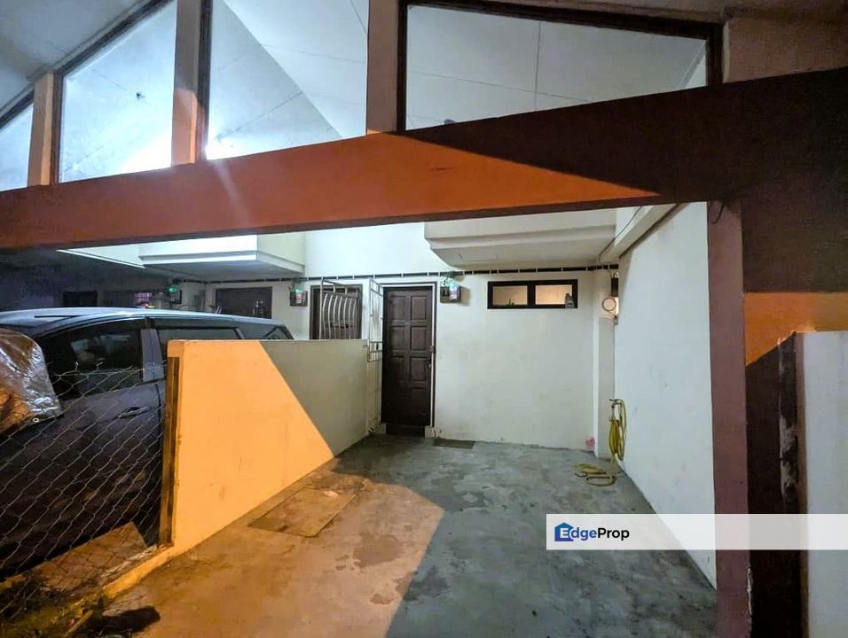 Fully Furnished Taman Amansiara Townhouse, Selayang, Selangor, Selayang