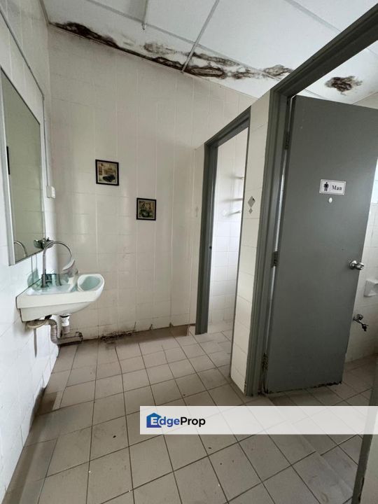 First Floor Shop Lot 3 Room Partition Ttdi Grove Kajang, Selangor, Kajang