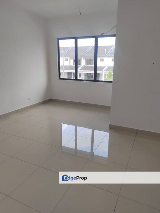 Non Bumi Teres 2-Storey, M Aruna Residence, Saujana Rawang, Selangor, Rawang