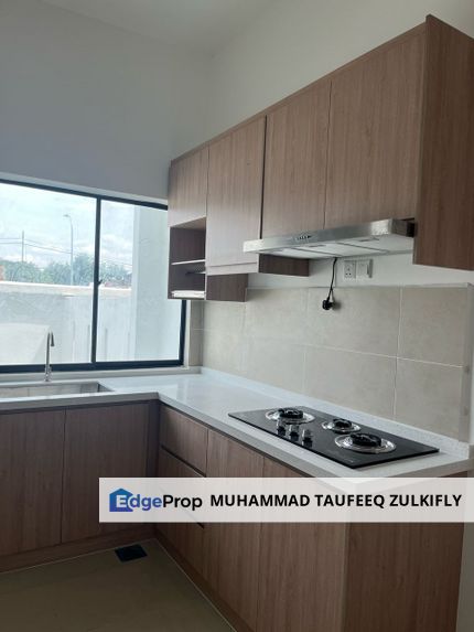 FURNISHED WITH KITCHEN CABINET | 3 Storey Terrace Residensi Sinaran Sek 25 Shah Alam, Selangor, Shah Alam