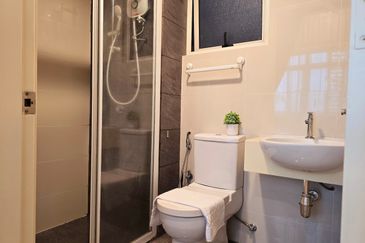 La Thea Residences @ 16 Sierra